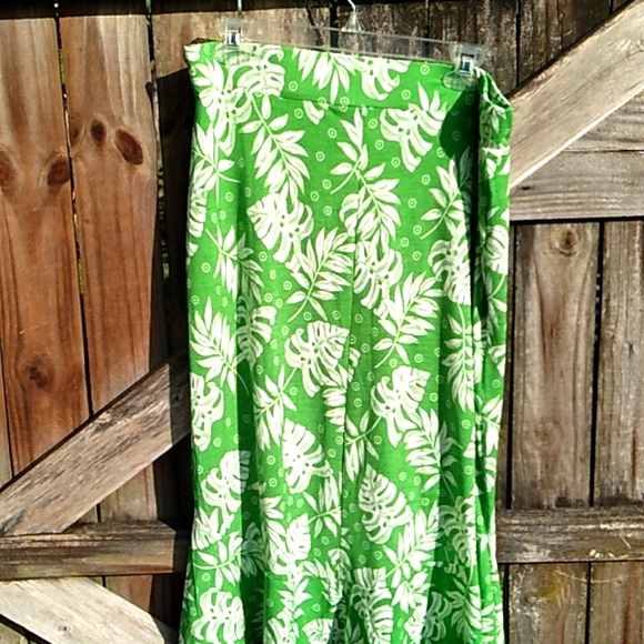 Nwt Kelly Green Print Skirt (1X) - Picture 6 of 10